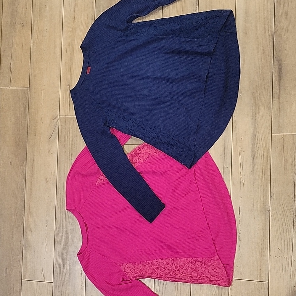 Lot of 2 Arizona Jeans Waffle Knit w/ Lace Long Sleeve Shirts - Size Medium